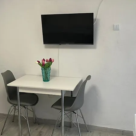 Apartment Sweet *